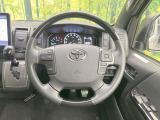 【純正革巻きステアリング】上質な革を使用することで、手にしっかり馴染みとても運転しやすいハンドルです♪