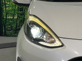【LEDヘッドライト】悪天候や夜間走行時も良好な視界を確保し安心して運転できる高輝度LEDヘッドライトを装備!点灯速度が早く、消費電力も抑えられています。