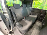 後部座席も気になるようなキズ・汚れやへたり等、大きなダメージはなく、良好な状態です。