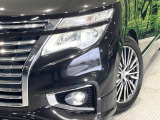 【LEDヘッドライト】悪天候や夜間走行時も良好な視界を確保し安心して運転できる高輝度LEDヘッドライトを装備!点灯速度が早く、消費電力も抑えられています。