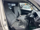運転席、助手席共に綺麗です!