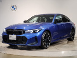 BMW 318 50周年アニバーサリー 19インチAW Mスポーツブレーキ ブラックキドニーグリル ヘッドアップディスプレイ LEDヘッドライト バックカメラ 全周囲カメラ 純正ナビ