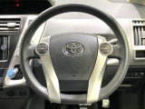 インテリアに合わせたデザインのステアリングは、運転される方のことも考え、運転しやすい形状、大きさです。是非一度、実際に触ってお確かめください。