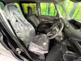 運転席シート廻りは使用感も少なく、良好な状態となっています。丁寧に使われていたことがよくわかりますね。