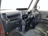 見通しのよいすっきりとした視界で、誰でも運転しやすいです。運転のしやすさは疲れにくさにも繋がりますよ♪