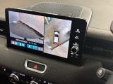 マルチビュカメラ搭載で、バックギアに入れるだけで自動でリヤカメラに切り替わります!車庫入れやバックが苦手な方にオススメ!