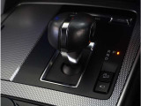 【シフトレバー】シフトもとても操作しやすいデザインになっております。運転する人の事を第一に考えた操作性の高い仕様です。