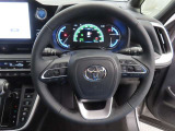 ぜひ展示車の運転席に座ってみてください。