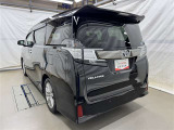 走りにこだわりながら収納力も持ち合わせたお車です。