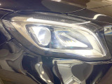 ●LEDヘッドライト:夜間走行時も良好な視界を確保し安心して運転できる高輝度LEDヘッドライトを装備!点灯速度が早く、消費電力も抑えられています。