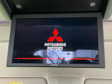 【12.8型フリップダウン】大画面モニターで後席でもエンタメをお楽しみいただけます。家族や友人とお出かけする機会が多い方に大人気です♪