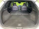 後席を格納すると、これだけの広さが!シーンに合わせたシートアレンジで、大きな荷物も積むことが出来ます♪