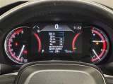 【メーターまわり】ドライバーから見やすい位置にあって安全運転に寄与します。マルチインフォメーションディスプレイでは、クルマに関する情報の確認はもちろん、各種安全機能・装備のON/OFFも設定可能。
