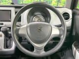 インテリアに合わせたデザインのステアリングは、運転される方のことも考え、運転しやすい形状、大きさです。是非一度、実際に触ってお確かめください。