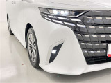 フォグランプ装着車です。暗い夜道の車両前方を明るく照らします