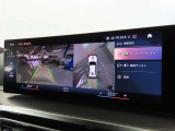 リアビューカメラ。ガイドラインとパークディスタンスコントロールで安全に車庫入れ可能。