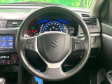 【純正革巻きステアリング】上質な革を使用することで、手にしっかり馴染みとても運転しやすいハンドルです♪