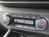 オートエアコンで車内はいつでも快適です♪