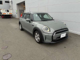 弊社では全車両の事前点検整備を行っております。またご納車前に再度点検整備を行い、全国ご自宅前までご納車致します。正規ディーラーならではのクオリティと安心をお届けしております!