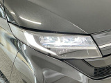 【LEDヘッドライト】現代の主流のライト。明るい光が瞬時に立ち上がり、必要な場所を均一に照らします。寿命も長く省エネで、スタイリッシュなデザインです♪