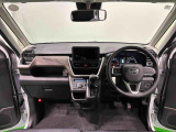 ひらけた前方視界とノンストレスな運転姿勢で快適なドライブが楽しめます。