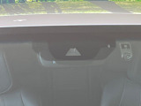 【トヨタセーフティセンス】走行中に前方の車両等を認識し、衝突しそうな時は警報とブレーキで衝突回避と被害軽減をアシスト。より安全にドライブをお楽しみいただけます。