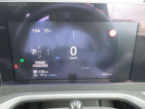 メーター内のカラーデイスプレイには運転をサポートする情報を表示します。