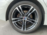 右リア 225/40R18
