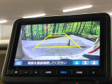 【バックカメラ】駐車時に後方がリアルタイム映像で確認できます。大型商業施設や立体駐車場での駐車時や、夜間のバック時に大活躍!運転スキルに関わらず、今や必須となった装備のひとつです!