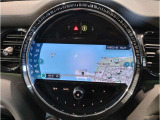 純正ナビです。とても使いやすく、Bluetooth&USBオーディオインターフェイスで、電話も音楽も楽しめます。