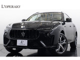 マセラティの人気SUV「レヴァンテ モデナ」が入庫いたしました。今ではもう新車オーダーができない当モデル、イタリア車らしいレッドのボディにベージュレザーというお洒落な仕様になっております。
