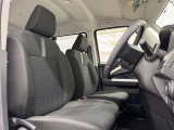見通しのよいすっきりとした視界で、誰でも運転しやすいです。運転のしやすさは疲れにくさにも繋がりますよ♪
