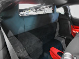リアシェルフには手荷物を積んでいただけるスペースが十分にあります。