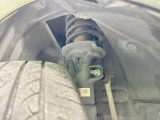 お車を安心してお乗りいただく為には、足回りの定期点検が欠かせません。サービスサポート(有償保証)では無料点検もご提供しており、安心のカーライフをお過ごしいただけるサポート体制が整っています。