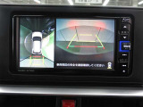 車両を上から見たような映像をナビ画面に表示するパノラミックビューモニターが付いています。