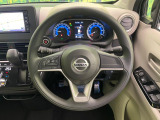インテリアに合わせたデザインのステアリングは、運転される方のことも考え、運転しやすい形状、大きさです。是非一度、実際に触ってお確かめください。