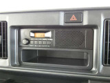 純正のAM/FMカーラジオを装備です。