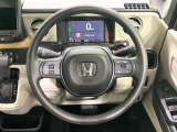 【ステアリングスイッチ】運転中、前方から目線をそらすことなく、オーディオ等の操作が可能な便利機能!安心&快適なドライブを演出してくれます♪
