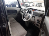 ■ 運転席 ■ 運転席です。各種ナビゲーション、ドライブレコーダー、ETCなど別途取り付け等もご相談下さい。