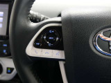ステアリングスイッチ付き。前方から目を離すことなく操作することが可能です