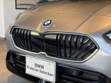 ☆BMWの代名詞とも言える【キドニーグリル】一目見ただけでBMW車であると認識できる確固たるアイコンとして存在感を放ちます☆