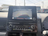バックカメラがついているので、車庫入れをラクに行うことができます。