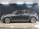 気密性の高いMINIは外観のかわいらしさとは裏腹に、外の雑音を遮り、高級感のある快適なドライブをお楽しみいただけます。
