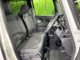運転席シート廻りは使用感も少なく、良好な状態となっています。丁寧に使われていたことがよくわかりますね。