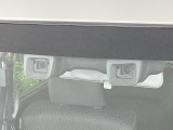 【スズキ セーフティサポート】走行中に前方の車両等を認識し、衝突しそうな時は警報とブレーキで衝突回避と被害軽減をアシスト。より安全にドライブをお楽しみいただけます。