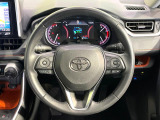 【ステアリングスイッチ】運転中、前方から目線をそらすことなく、オーディオ等の操作が可能な便利機能!安心&快適なドライブを演出してくれます♪
