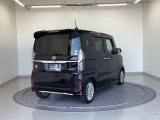 バックカメラが付いているのでバックでの車庫入れも安心です。
