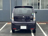 軽自動車に見えない堂々とした後姿です!