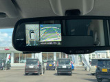 狭い駐車場等での運転を支援するアラウンドビューモニター付☆