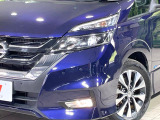 【LEDヘッドライト】悪天候や夜間走行時も良好な視界を確保し安心して運転できる高輝度LEDヘッドライトを装備!点灯速度が早く、消費電力も抑えられています。